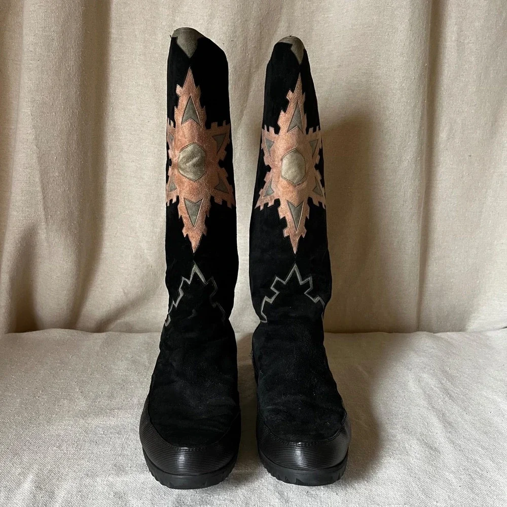 Susan Bennis Warren Edwards Italy‎ Suede Appliqué Boots 7